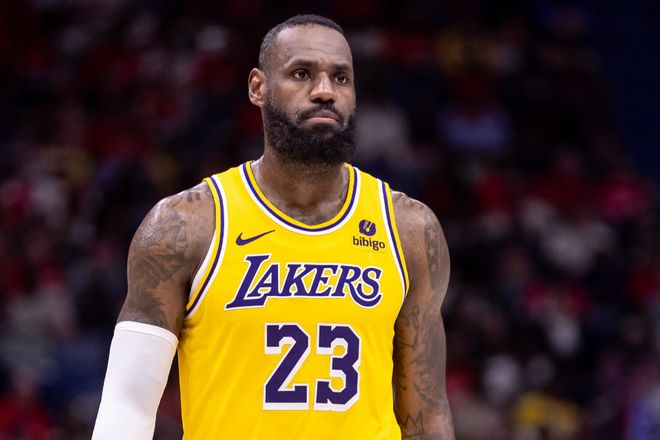 传中和门前 传中和门前