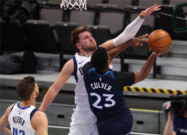 传中和门前 传中和门前