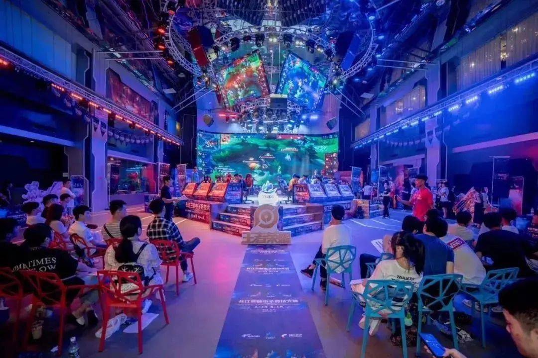 他对每一位 他对每一位